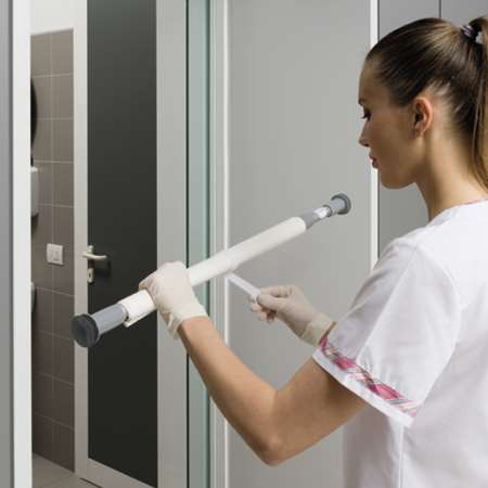 Image de BARRE DE SECURITE 'STOP' L 77/130cm Diam 3.5cm